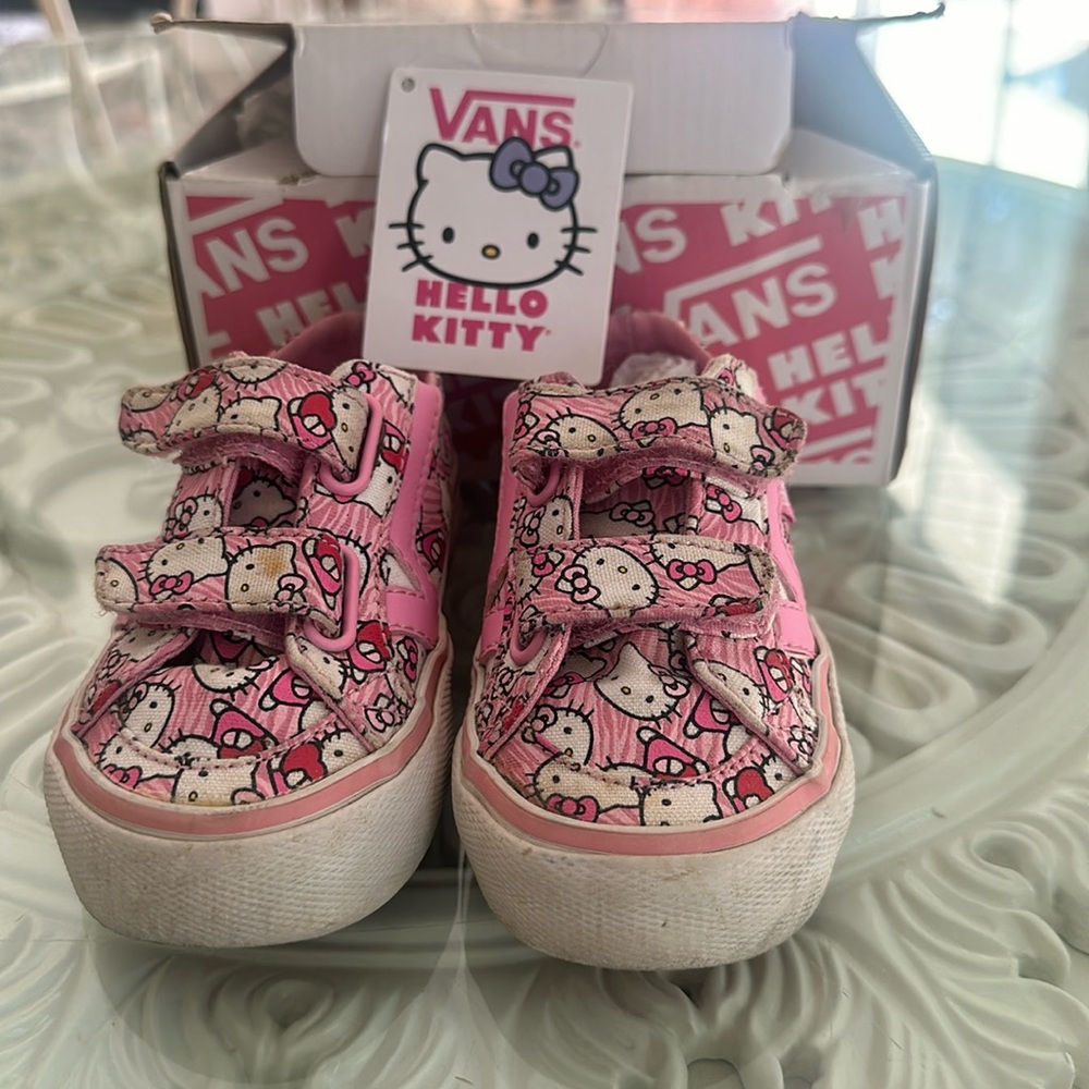HELLO KITTY VANS toddler size 6M EUC IN Box PINK